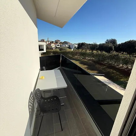 Without Kitchen With Pool And Parking *