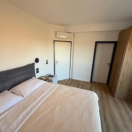 Appartamento Without Kitchen With Pool And Parking Funtana