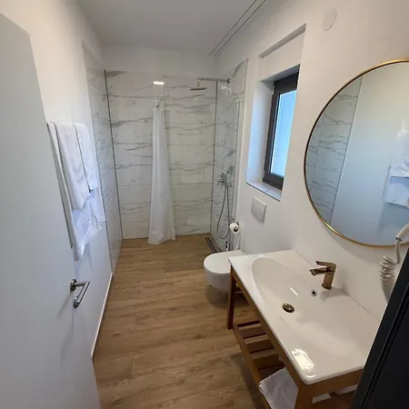 Without Kitchen With Pool And Parking * Funtana