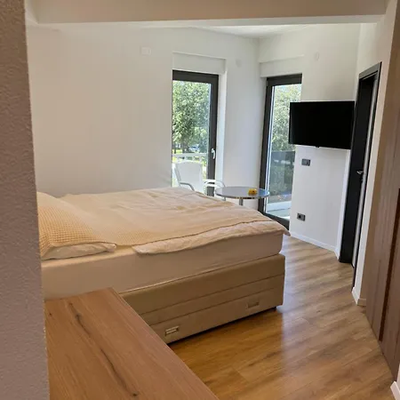 Funtana Rooms Without Kitchen With Pool And Parking *
