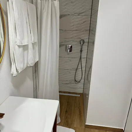 Funtana Rooms Without Kitchen With Pool And Parking